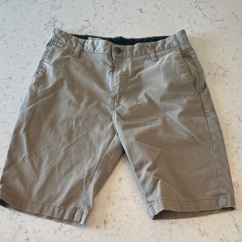 Men's Volcom Tan Shorts size 29